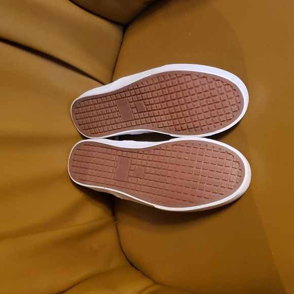 Hand painted Aztec design slip on shoe - Picture 4 of 4